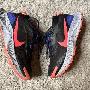Women’s Nike Pegasus Trail 3 Gore-Tex Black Lapis Bright Mango Shoes Size 6